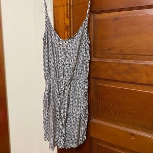 Black&white pattern romper